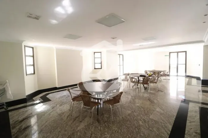 Apartamento mobiliado para Locação com 5 Quartos, sendo 2 Suítes - 340m² - Centro - Uberlâ