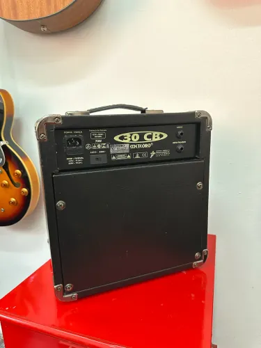 Amplificador Meteoro Thor CB30