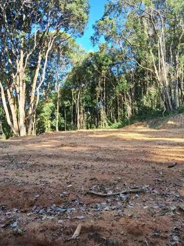 Terreno de boa topografia próximo ao centro de Juquitiba