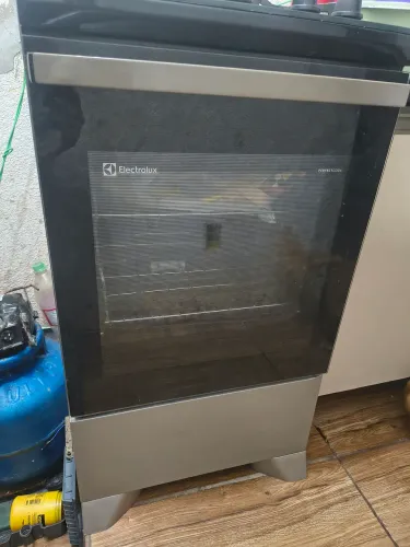 Desapego fogão Electrolux pouco tempo de uso r$ 700 para retirar em Cumbica próximo à base