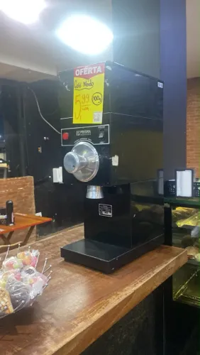 Máquina moer café
