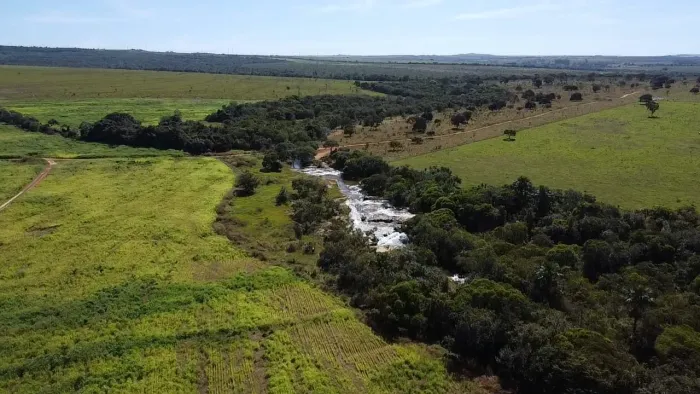 Fazenda em Doverlândia-go