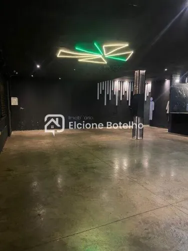 Espaço Comercial de 412 m² para Aluguel em Uberlândia Vigilato Pereira