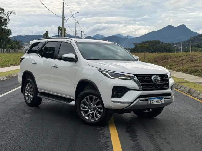 Toyota Hilux SW4 SRX 4X4 2.8 TDI 16V Dies. Aut. 2022
