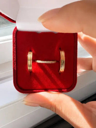 Conjunto em ouro 18k - 2 alianças + Aparador
