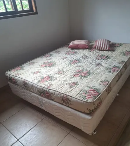 Cama blanche de casal com colchão ortobom