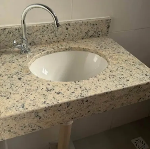 Vendo pia granito claro