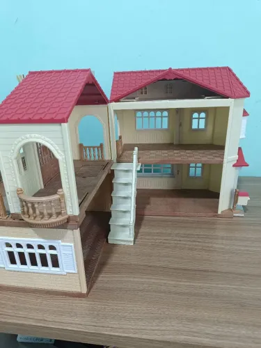 Casa Telhado Vermelho com luzes - Sótão secreto Sylvanian Families
