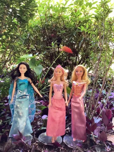 Trio lote de princesas Barbie e Disney