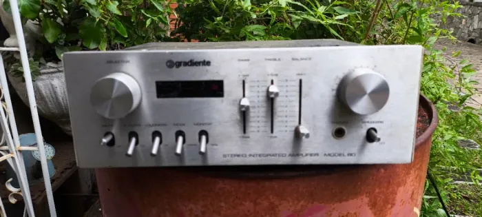Gradiente Amplificador Model 80