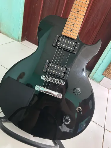 Guitarra 650