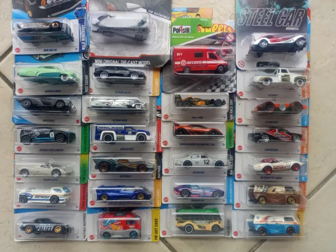 Hot Wheels miniatura 1/64 temático thunt 