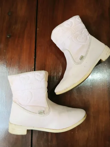 Bota infantil tamanho 26