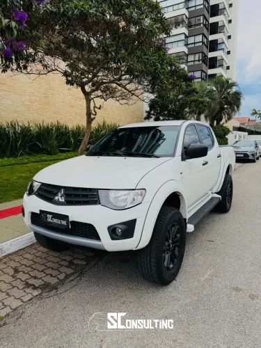 Mitsubishi L200 Triton HLS 2.4 Flex 16V CD Mec. 2013