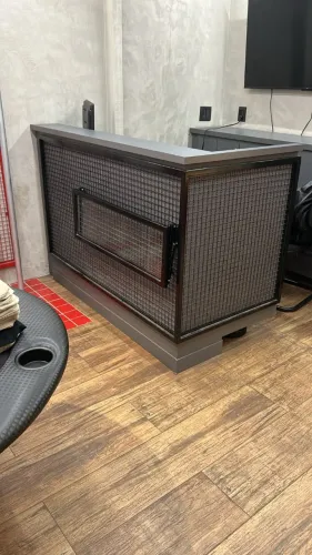 Balcão Caixa em L Sob Medida - Estilo Industrial