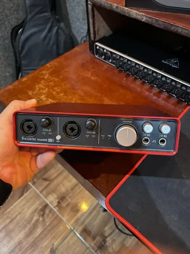 Interface de audio focusrite 6i6