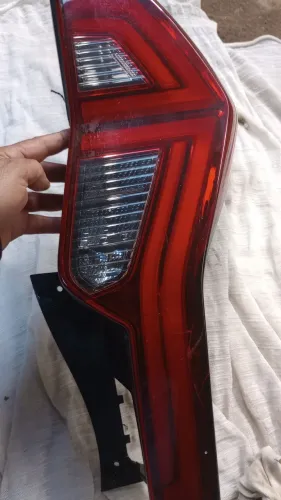 Lanterna direita Pajero sport 21/24
