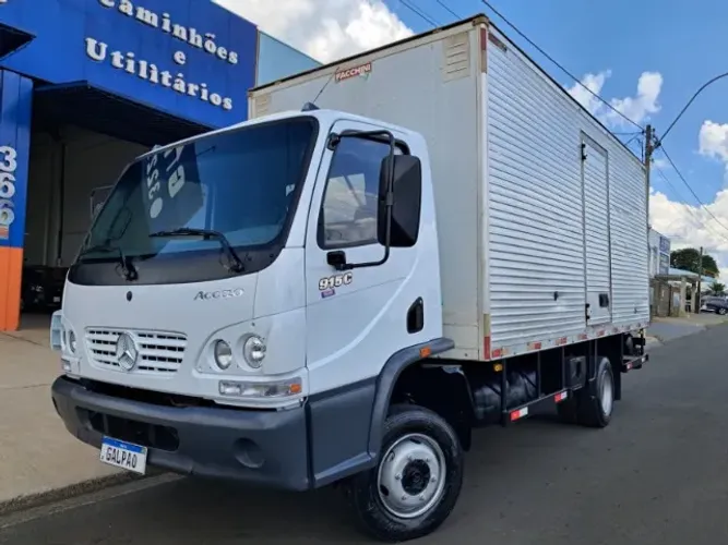 MB Accelo 915C Baú Carga Seca - (2010)
