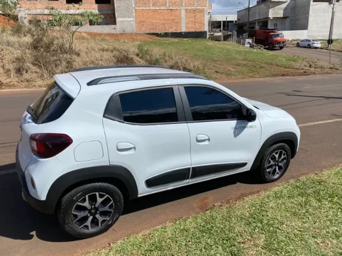 Renault Kwid Outsider 1.0 Flex 12V 5P Mec. 2025