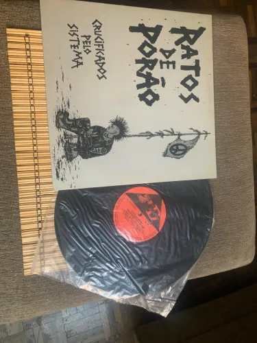 LP Ratos de Porão - Crucificados pelo Sistema (1989) Devil Discos - Excelente Estado