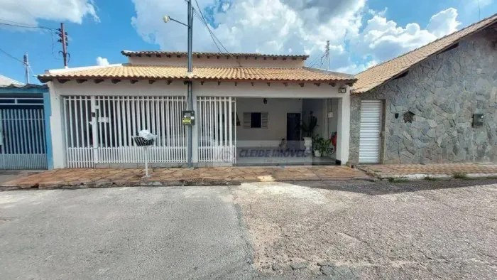 Casa com 3 dormitórios à venda, 225 m² por R$ 700.000,00 - Coophamil - Cuiabá/MT