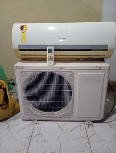 Vendo Esi ar condicionado de 12.000 BTUs 