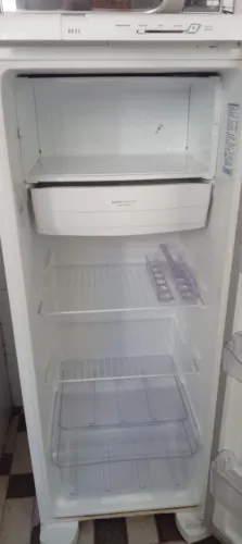 Geladeira 240L Excelente estado