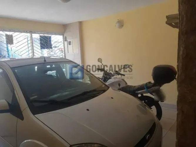 Sobrado 3 dormitórios sendo 1 suite, 230 mts² na Vila Palmares em Santo André.