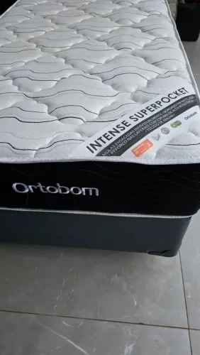 Colchão solteiro Ortobom com Box