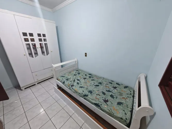 Guarda roupa e cama