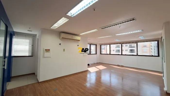 Salas Comerciais para Locação em Moema, São Paulo-SP: 3 banheiros, 3 vagas de garagem, 100