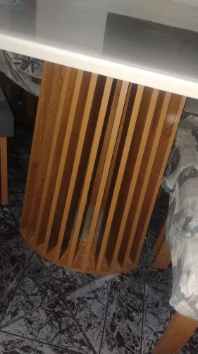 Vendo mesa com seis cadeiras e um microonda
