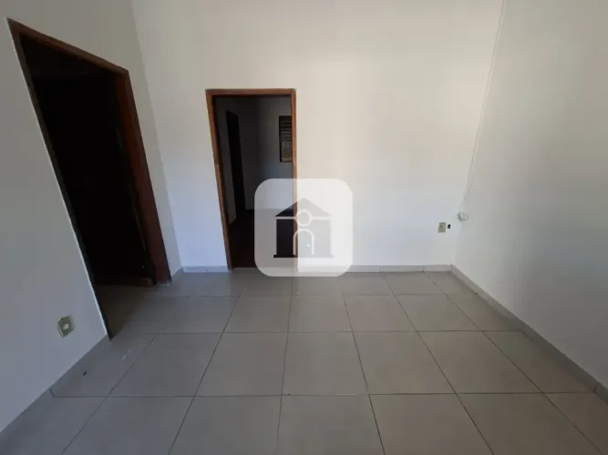 Casa para locação no bairro Brasil