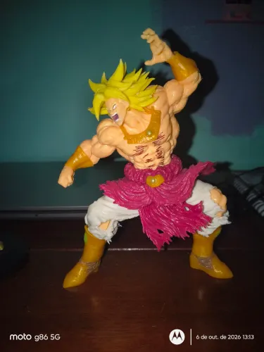 Vende-se bonecos de dragon ball