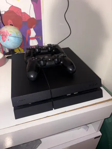 PS4 Fat 500gb 2 controles originais em ótimo estado
