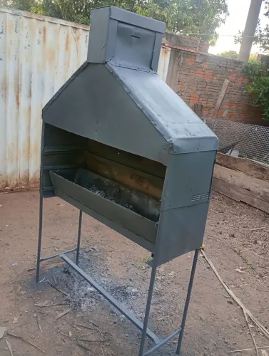 Vendo churrasqueira de espetinho