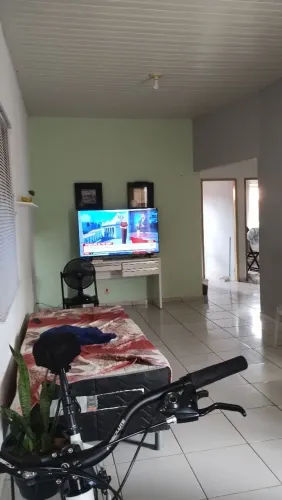 Alugo Casa