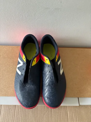 chuteira New Balance