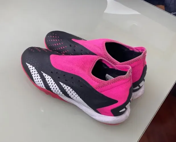 CHUTEIRA ADIDAS PREDATOR SOCIETY