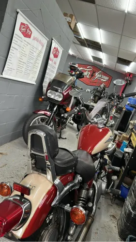 Ferramentas e maquinário , com estoque de peças ,para oficina de moto