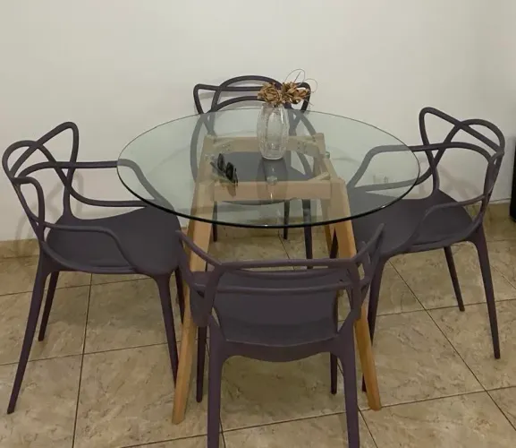 Mesa e Cadeiras