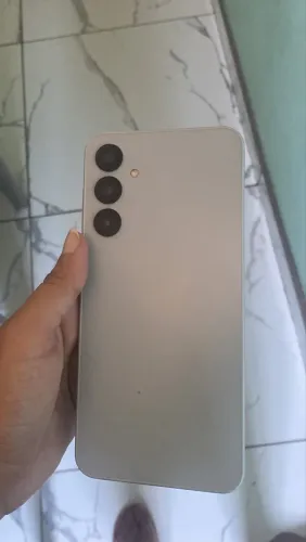 Celular a16 8 meses de uso