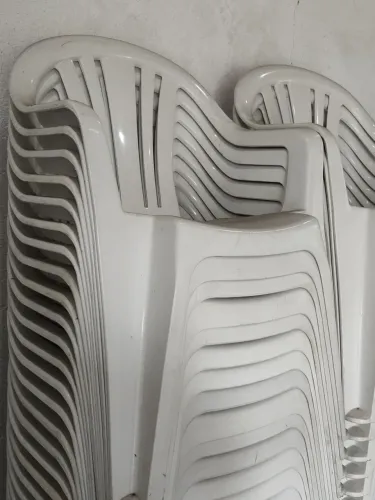 Cadeiras de Plástico, com Braços, Pouco Usadas