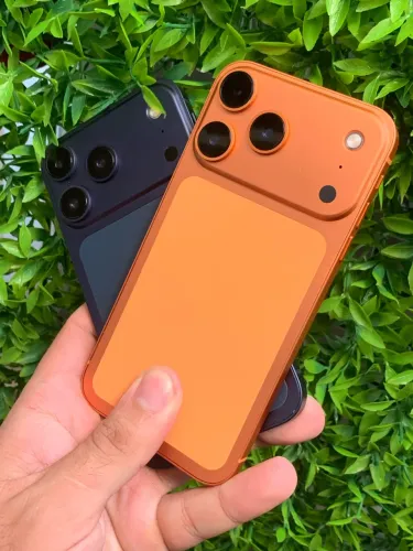 iPhone XR na carcaça do 17 Pro, 64gigas, bateria 82%, funcionando perfeitamente!