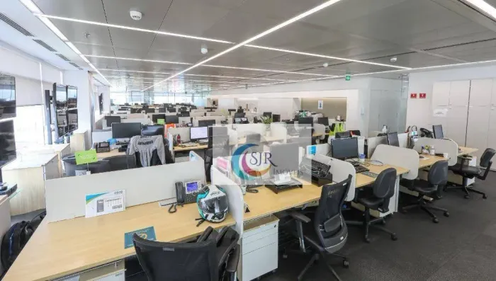 Laje comercial mobiliada de 1.411 m² com 50 vagas em PInheiros