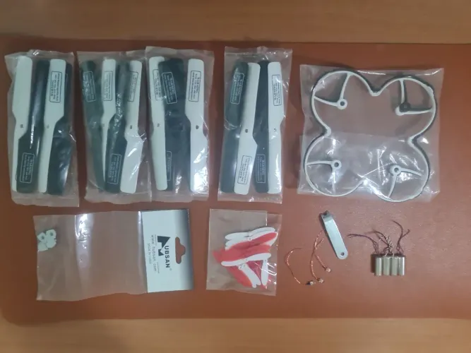 Lote de peças e acessórios para drone