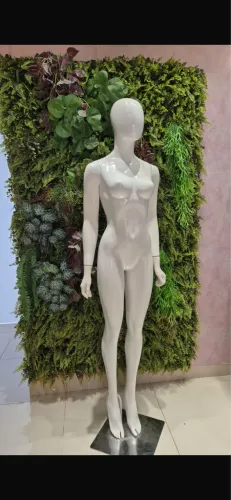 Manequim Feminino Branco de Fibra de Vidro