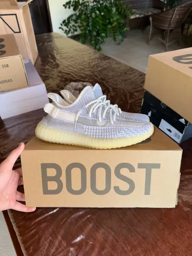 Tênis Adidas Yeezy Boost 350 V2 Static Neon - 38Br
