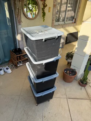 Composteira 105l 4 andares + rodinhas