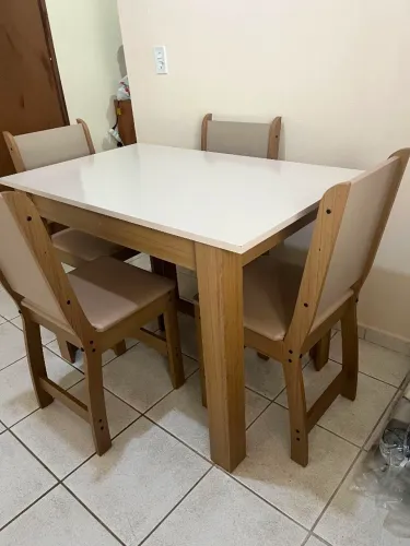 Mesa de jantar 6 Cadeiras